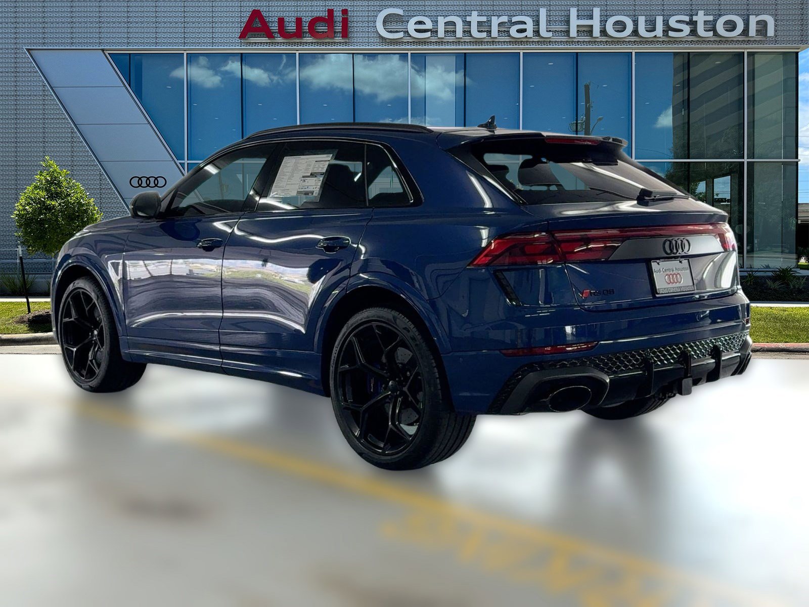 New 2026 Audi RS Q8 performance image 3