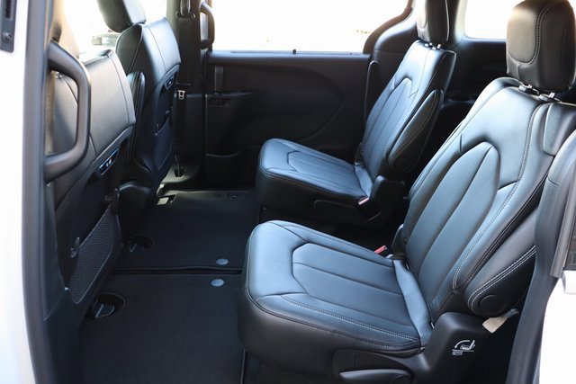 New 2026 Chrysler Pacifica Select image 44