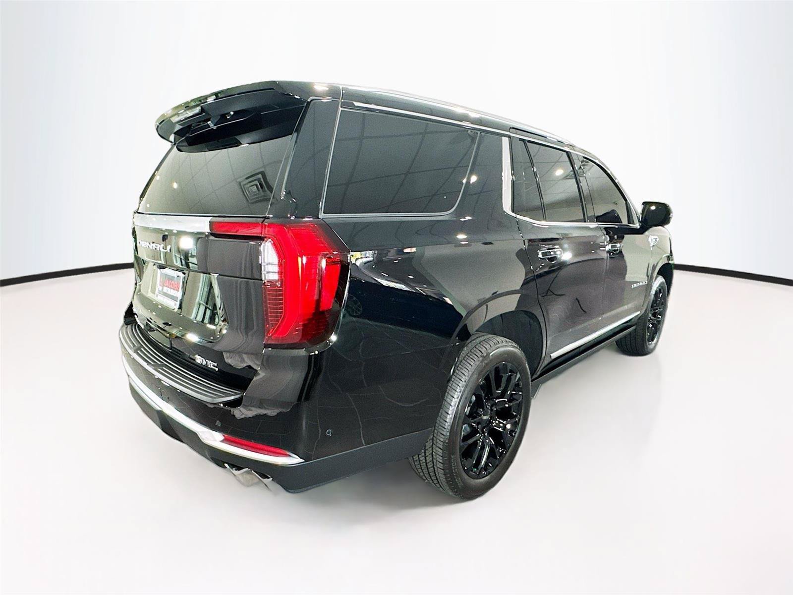 Used 2026 GMC Yukon Denali w/ Sun & Power Step Package AWD/4WD image 40