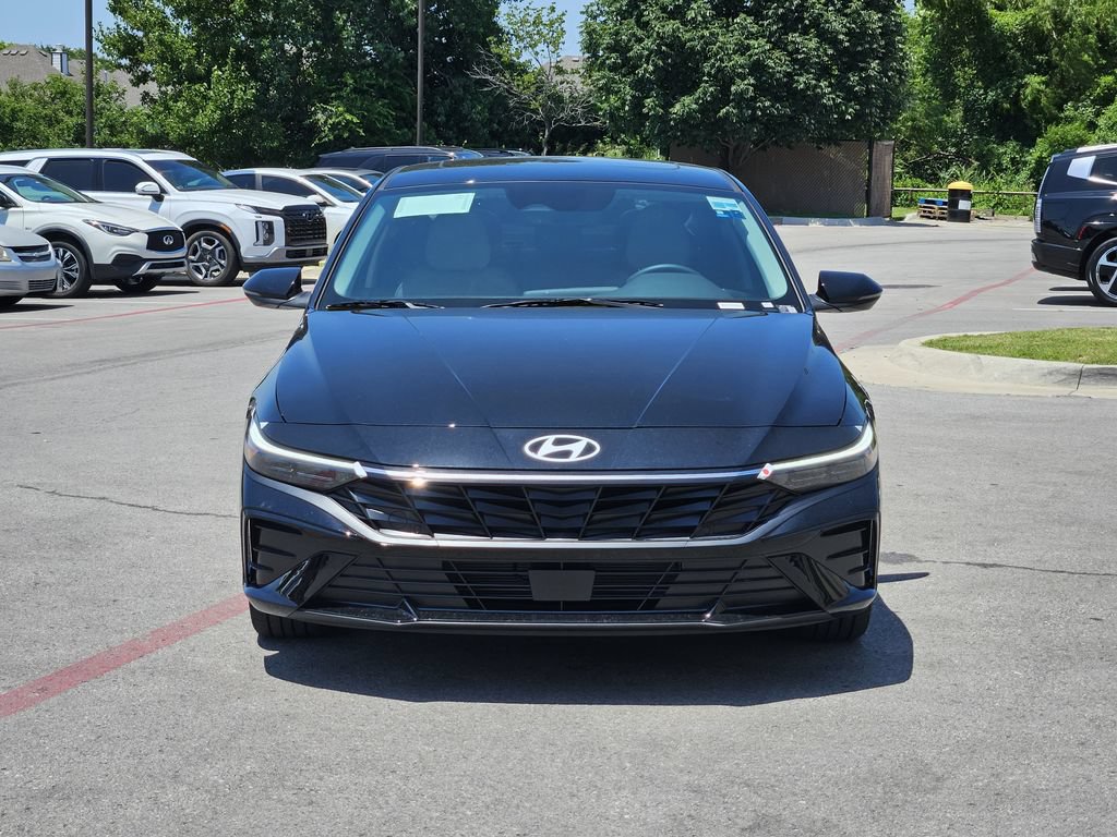 New 2026 Hyundai Elantra Limited FWD image 2