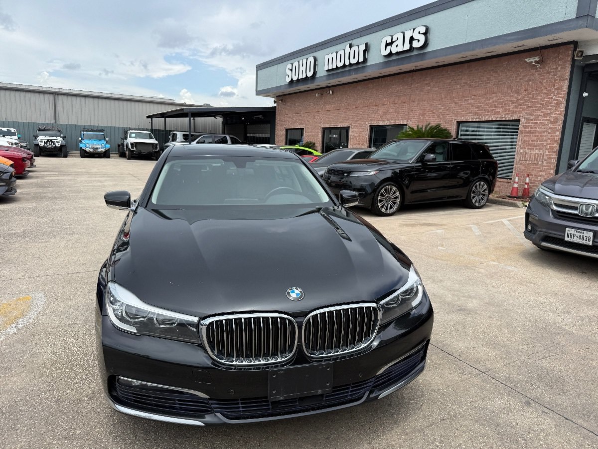Used 2017 BMW 740i RWD image 3