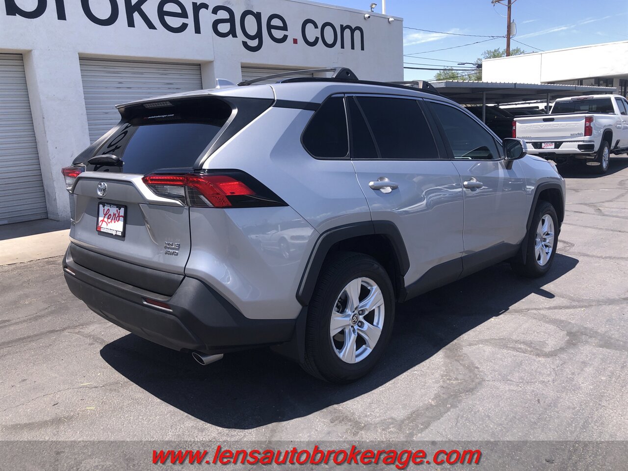 Used 2021 Toyota RAV4 XLE AWD/4WD image 8