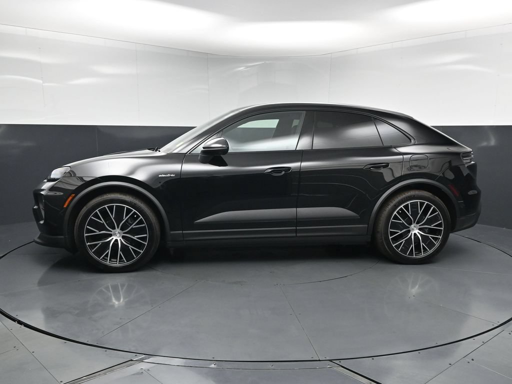 New 2026 Porsche Macan 4 Electric AWD/4WD image 2