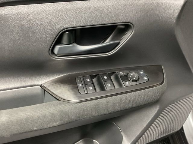 Used 2025 Nissan Kicks S image 11