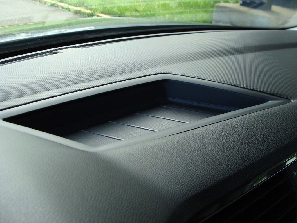 Used 2023 Volkswagen Tiguan SE image 29