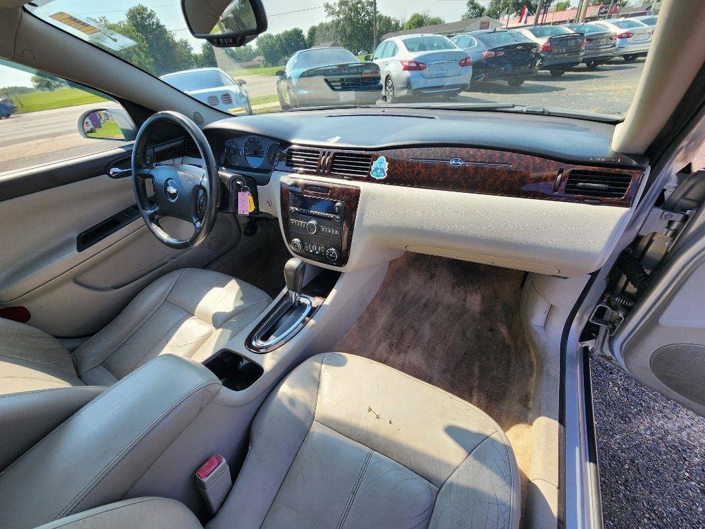 Used 2012 Chevrolet Impala LTZ FWD image 15