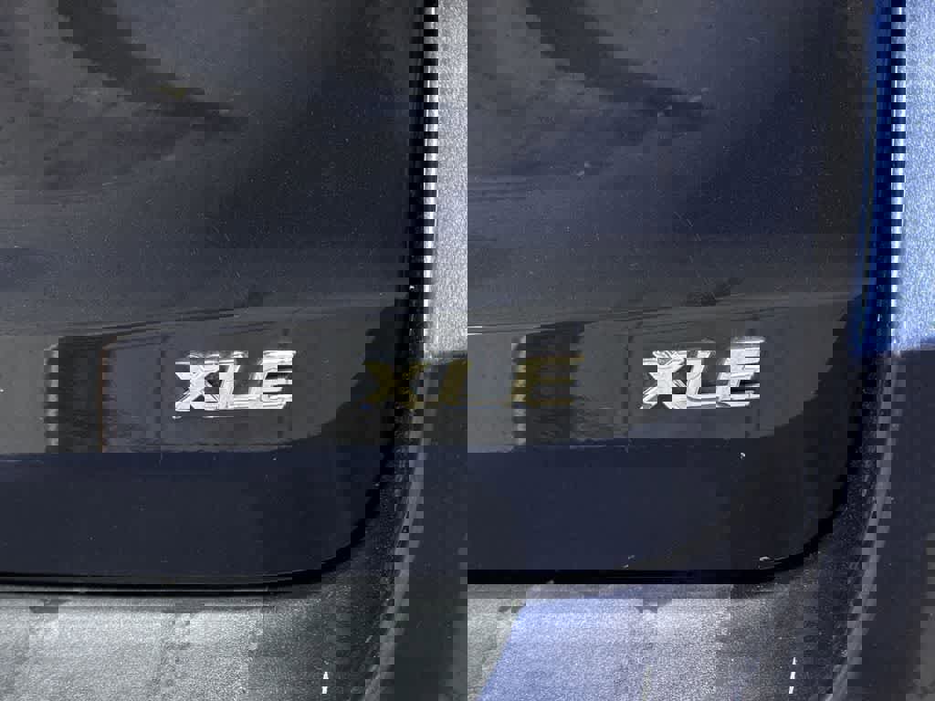 Used 2020 Toyota Sienna XLE w/ XLE Navigation Package image 29