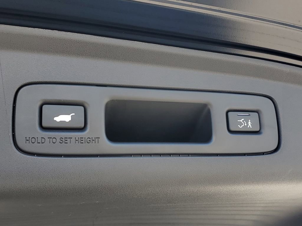 Certified 2025 Acura ADX FWD image 10