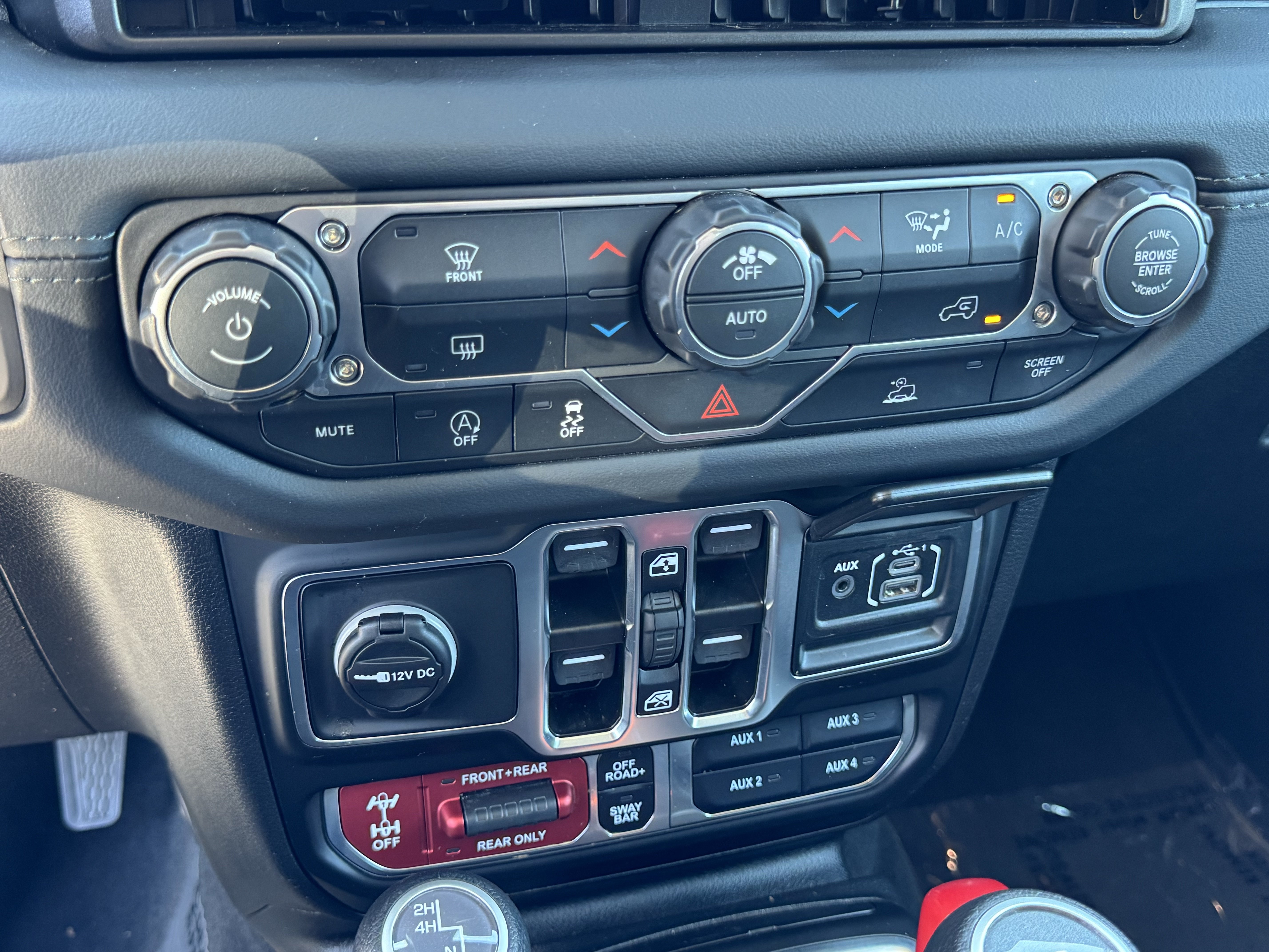 Used 2026 Jeep Gladiator Rubicon AWD/4WD image 25