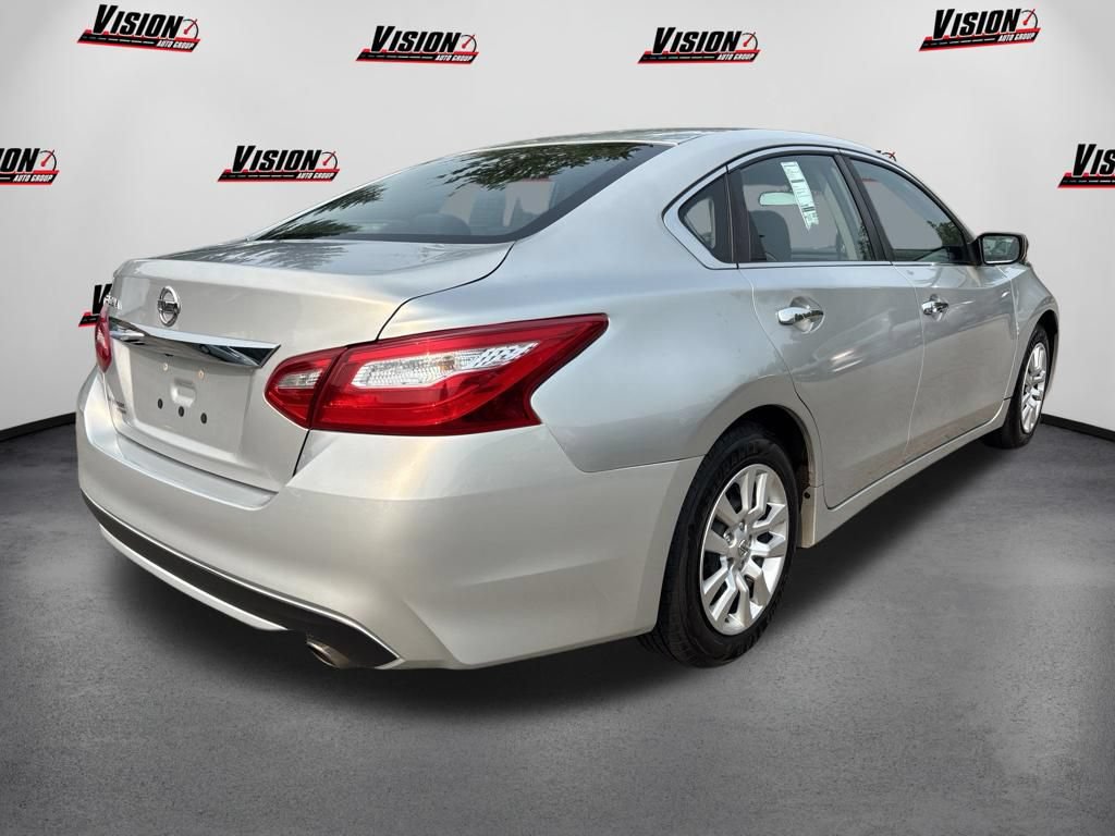 Used 2017 Nissan Altima 2.5 S w/ Power Driver Seat Package FWD image 5