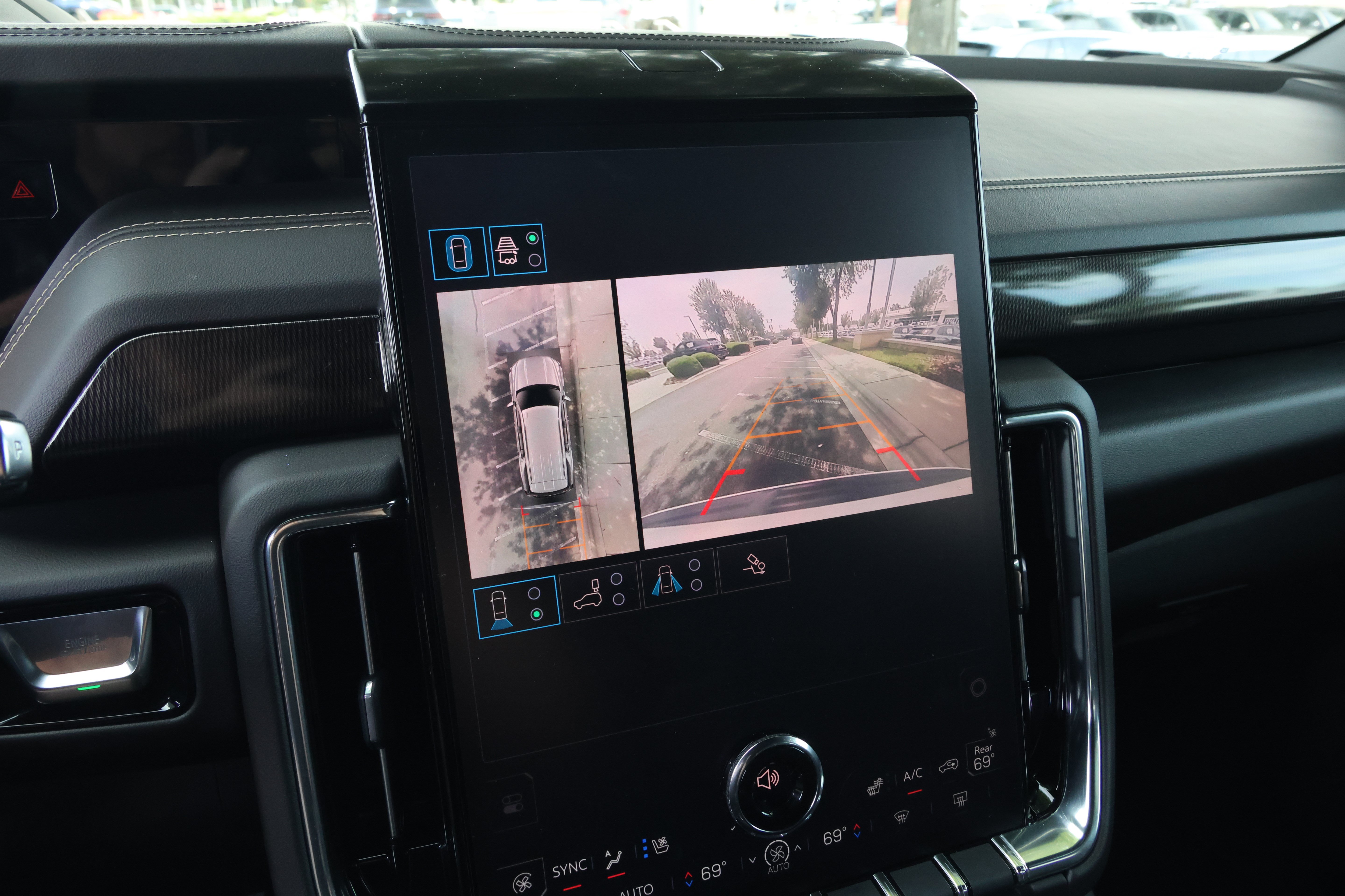 Used 2025 GMC Yukon Elevation AWD/4WD image 29