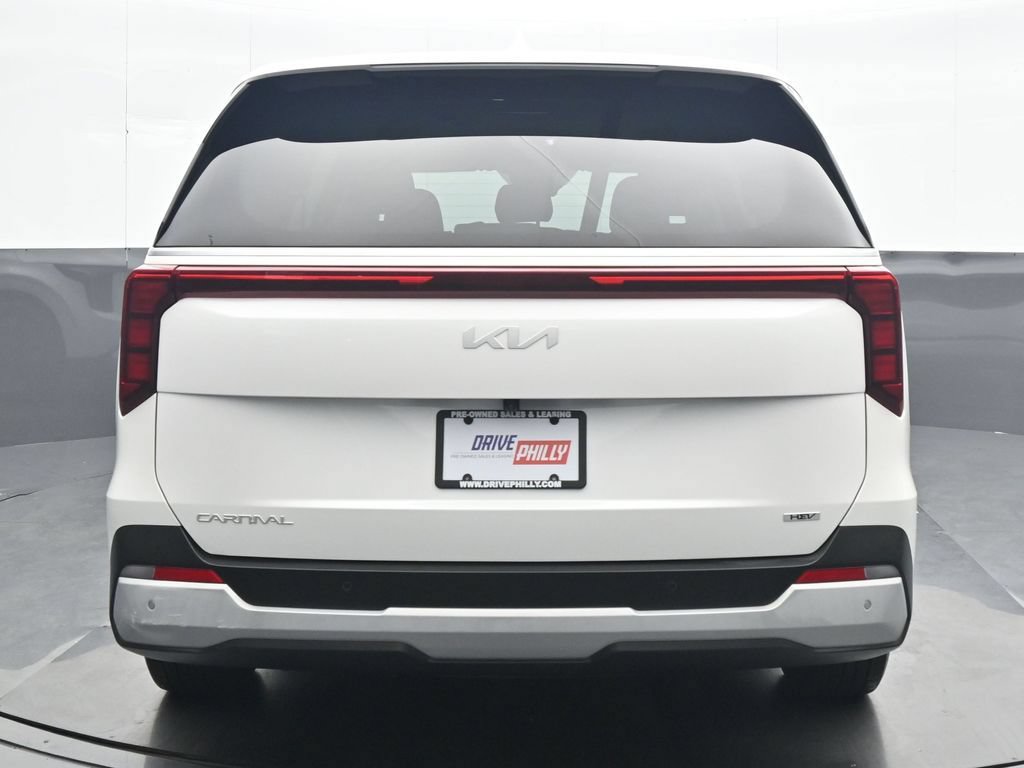 Used 2026 Kia Carnival LXS FWD image 5