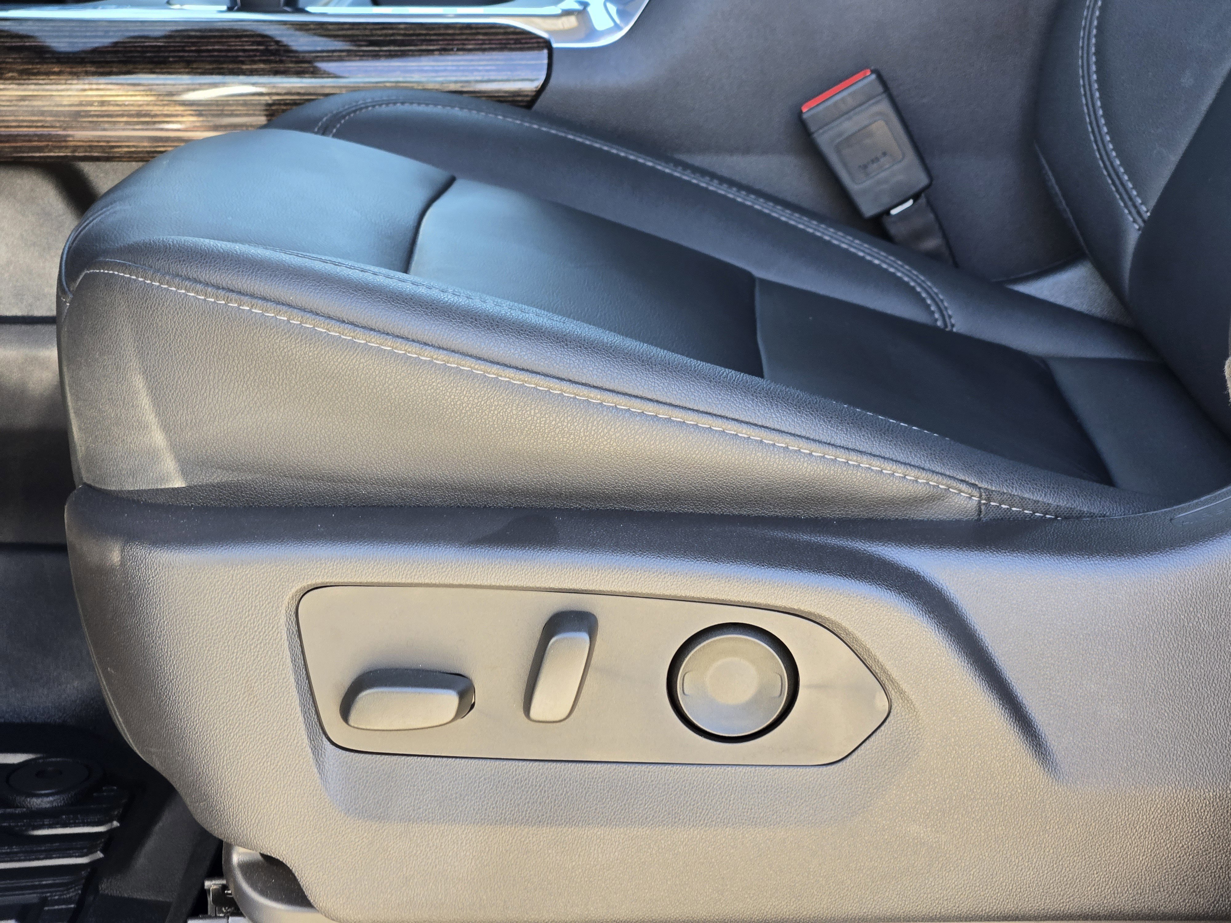 Used 2024 GMC Sierra 1500 Elevation w/ Elevation Premium Package image 32