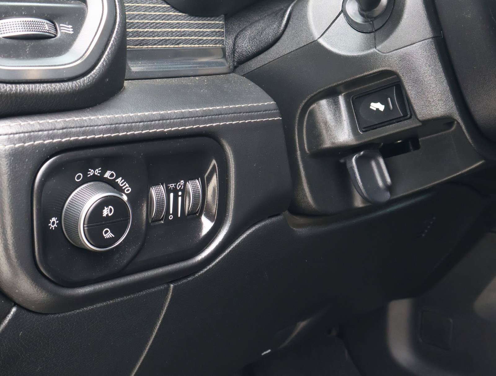 Used 2020 RAM 2500 Limited AWD/4WD image 24