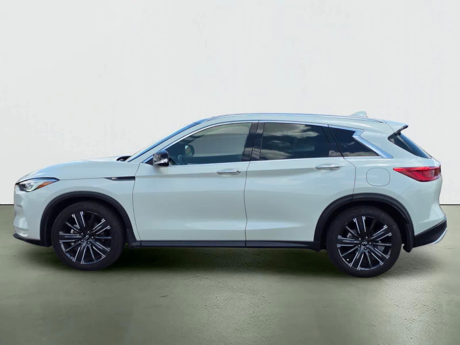 Used 2021 INFINITI QX50 Luxe w/ Appearance Package FWD image 3