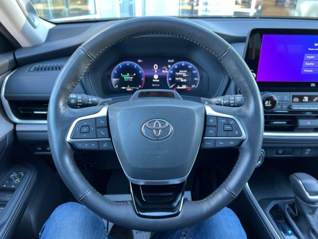 Used 2024 Toyota Grand Highlander AWD image 17