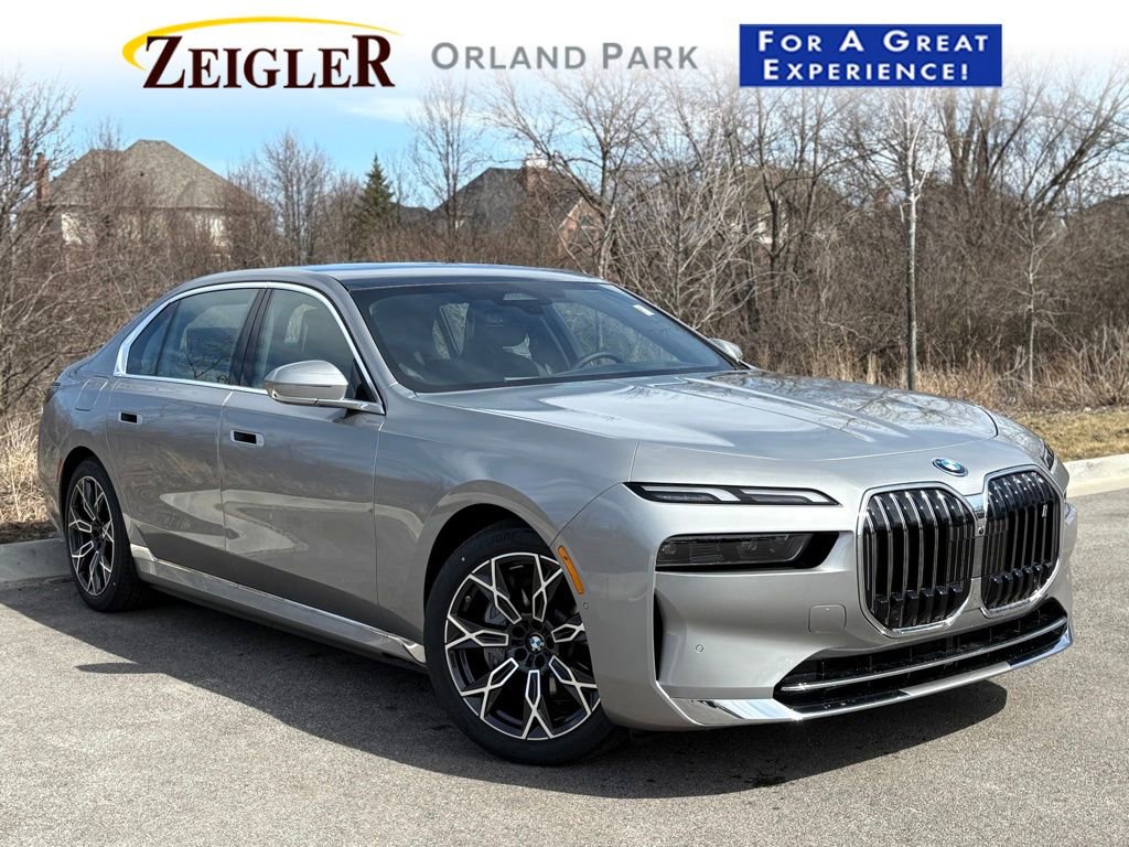 Used 2025 BMW i7 xDrive60 w/ Premium Package image 1