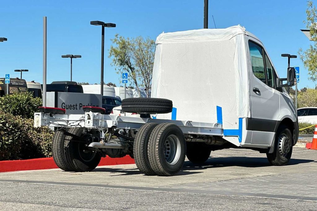 Used 2024 Mercedes-Benz Sprinter 4500 image 25