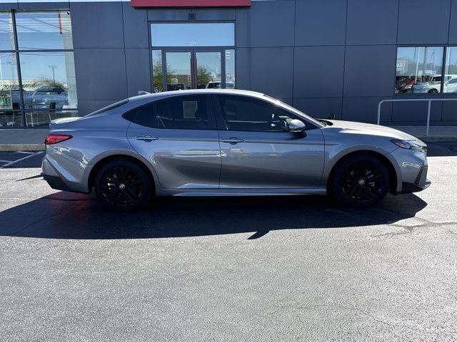 Used 2025 Toyota Camry SE FWD image 2