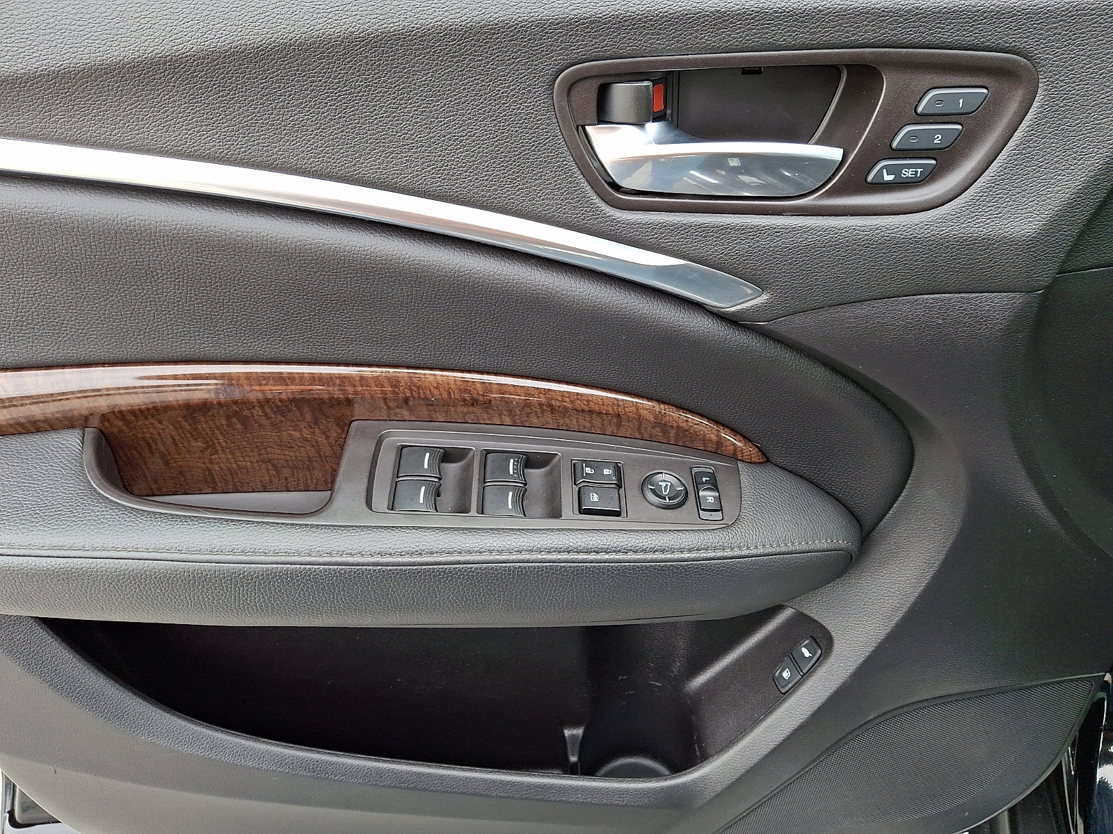 Used 2020 Acura MDX SH-AWD image 12