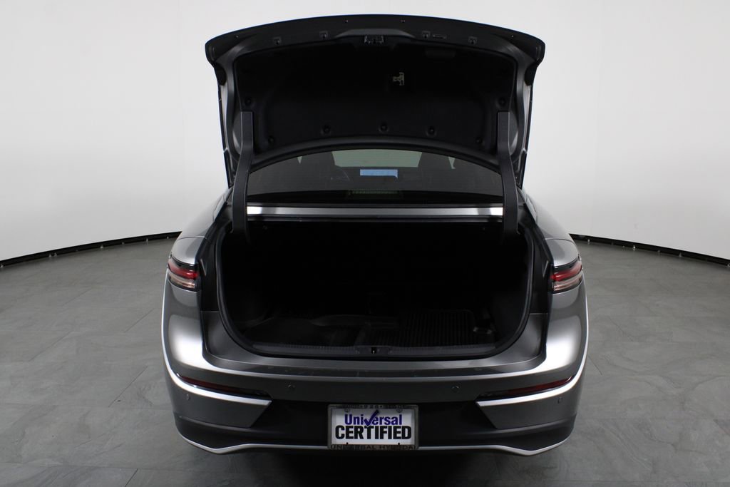 Used 2023 Toyota Crown Limited image 18