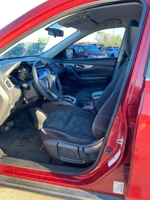Used 2016 Nissan Rogue S image 19