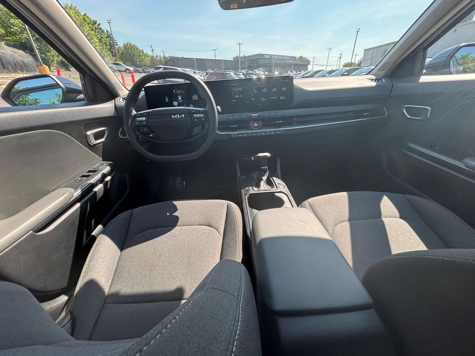 Used 2025 Kia K4 FWD image 28