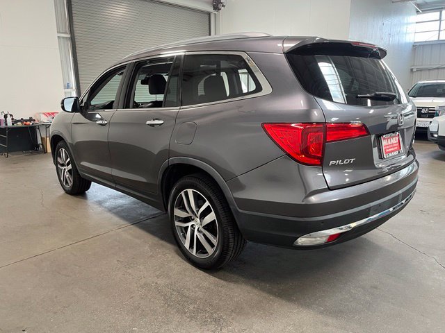 Used 2017 Honda Pilot Touring image 5