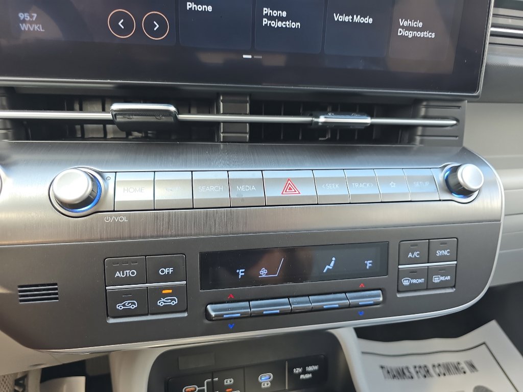 Used 2025 Hyundai Kona SEL FWD image 27