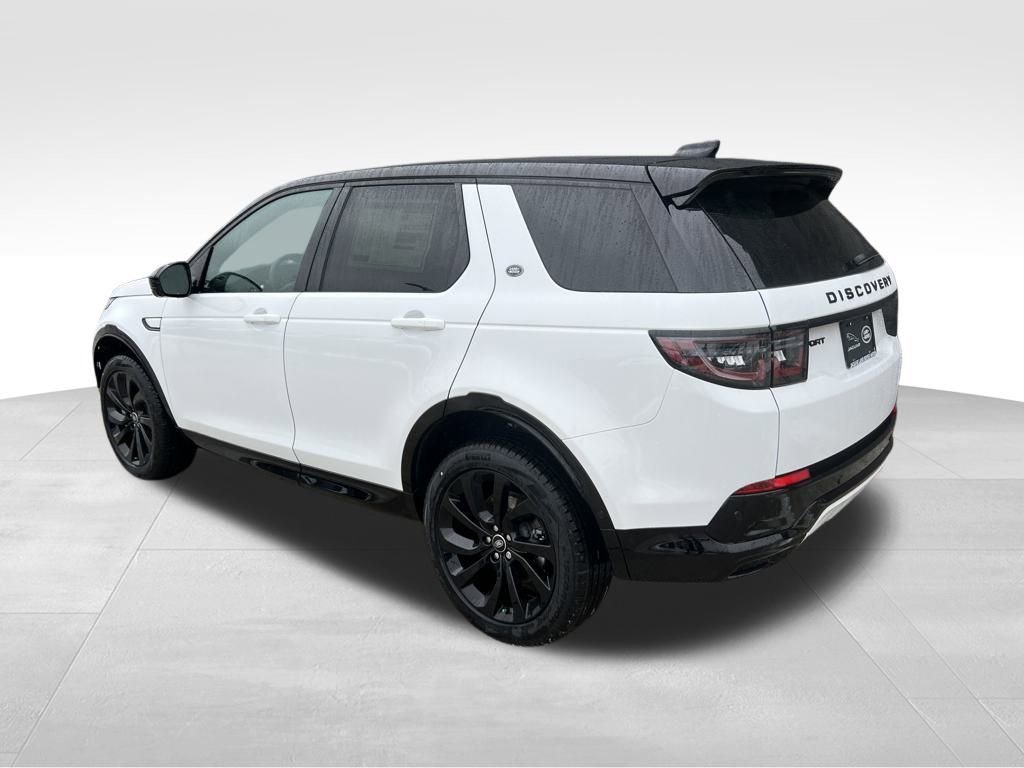 Used 2025 Land Rover Discovery Sport Dynamic SE image 3