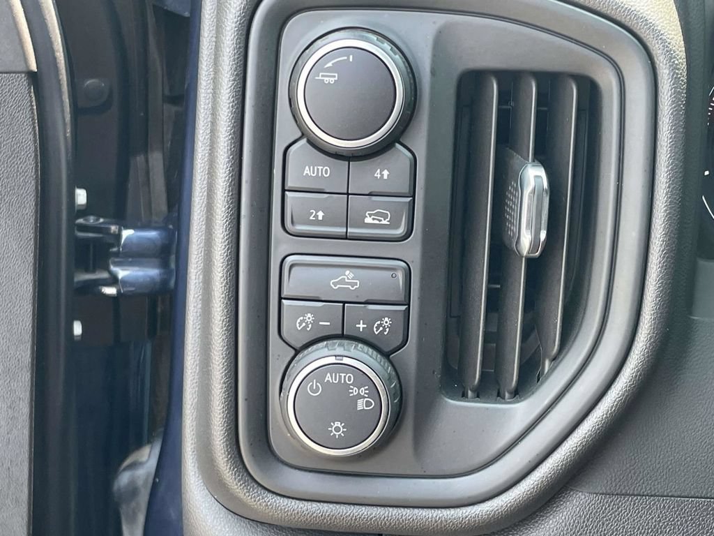 Used 2022 Chevrolet Silverado 1500 Custom AWD/4WD image 28