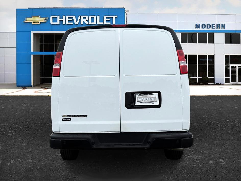 Used 2025 Chevrolet Express 2500 Extended RWD image 4
