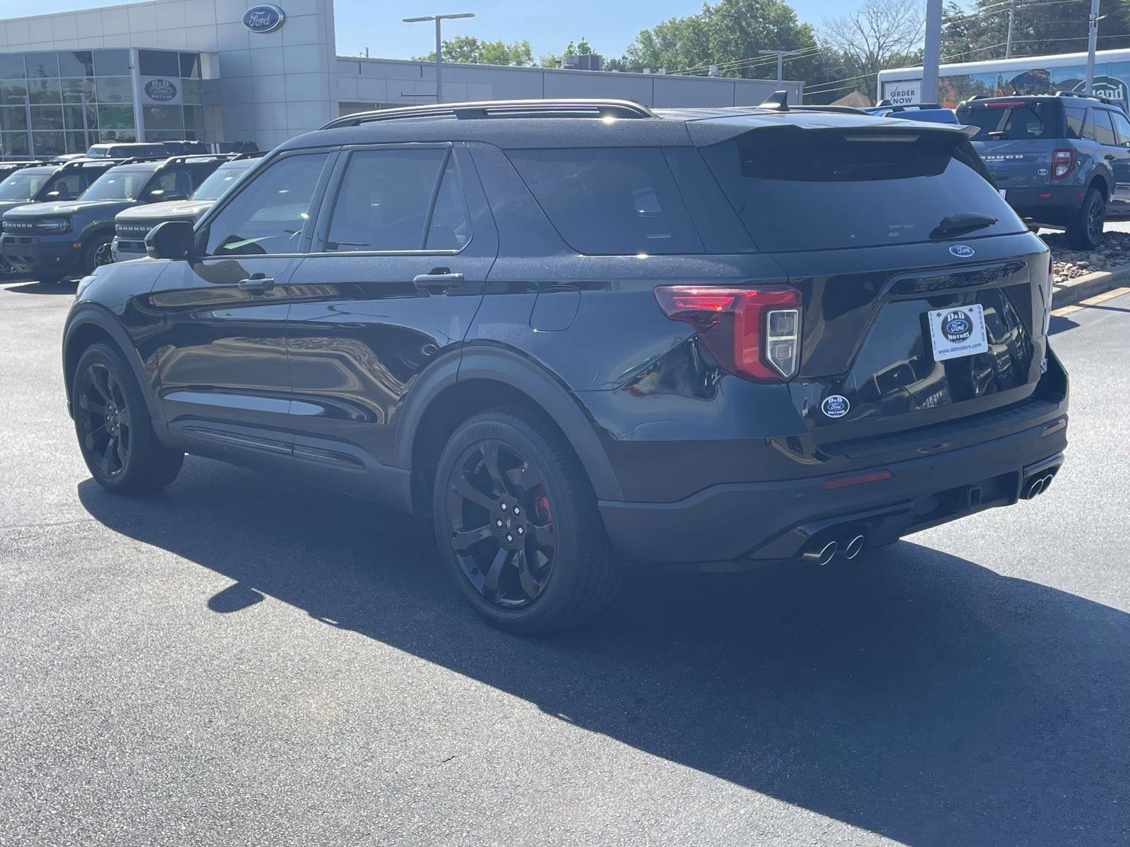 Certified 2023 Ford Explorer ST w/ Equipment Group 401A AWD/4WD image 4