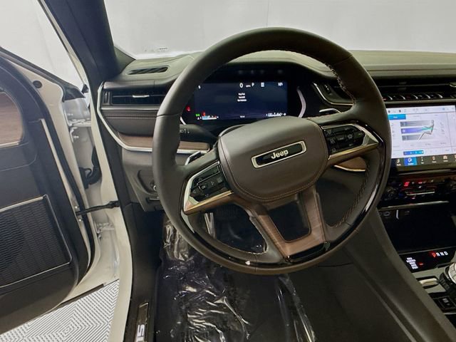 New 2025 Jeep Grand Cherokee Summit w/ Obsidian Package image 11