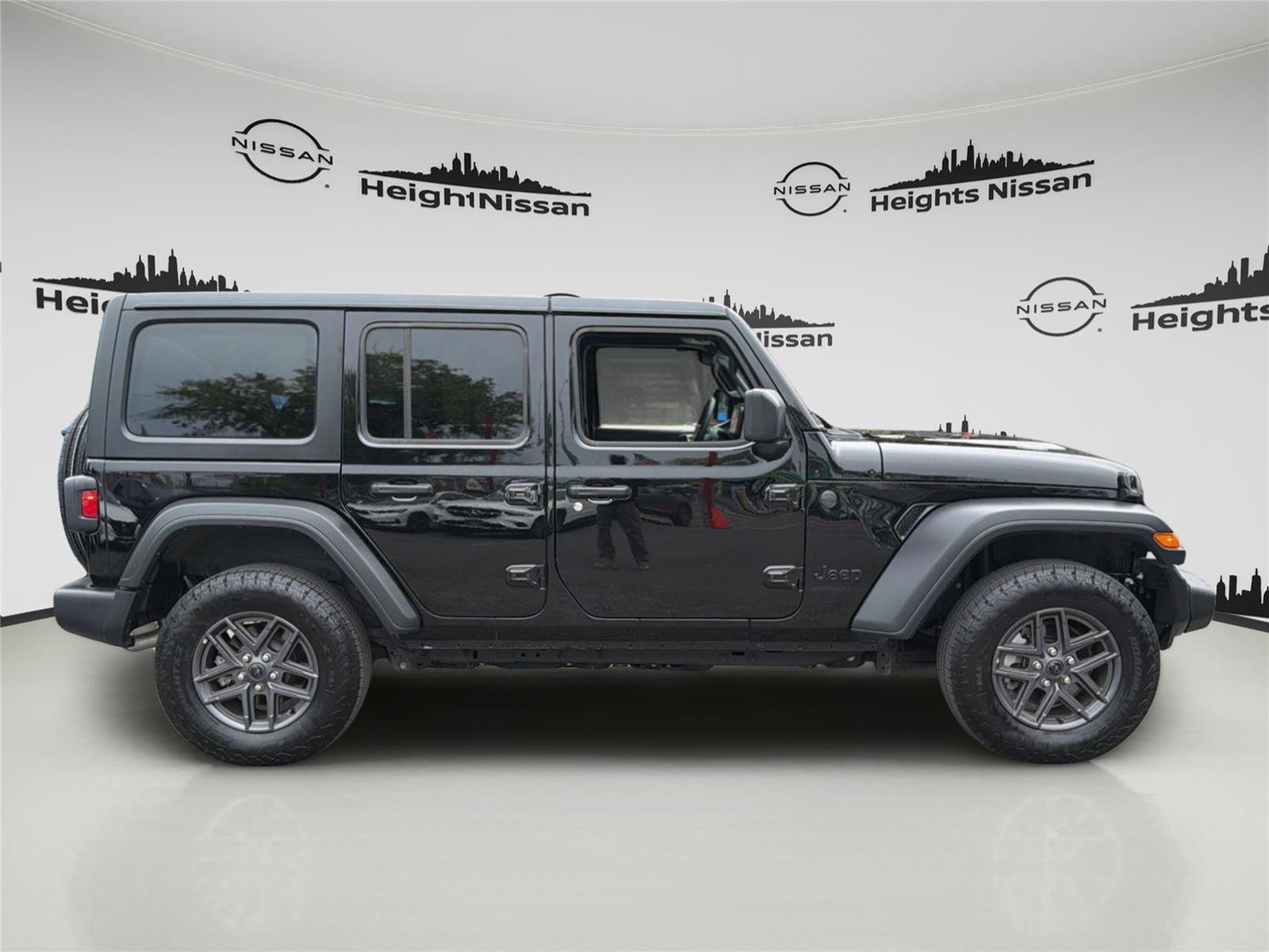 Used 2025 Jeep Wrangler Sport S AWD/4WD image 6
