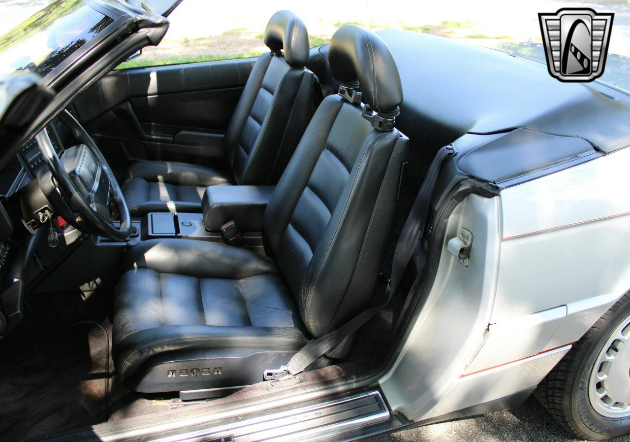 Used 1991 Cadillac Allante image 19