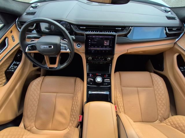 Certified 2025 Jeep Grand Cherokee Summit w/ Obsidian Package image 29