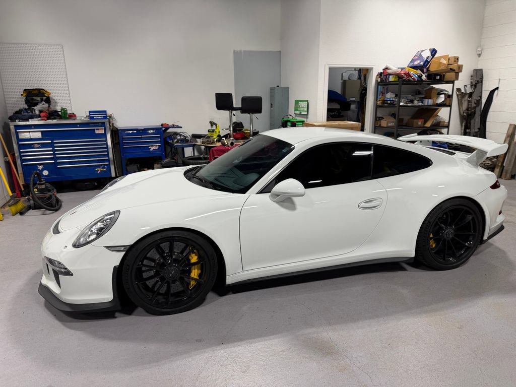 Used 2014 Porsche 911 GT3 RWD image 2