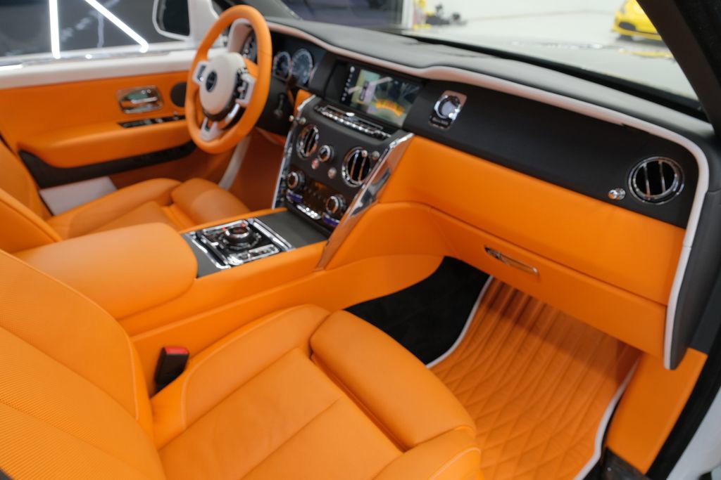 Used 2024 Rolls-Royce Cullinan image 55
