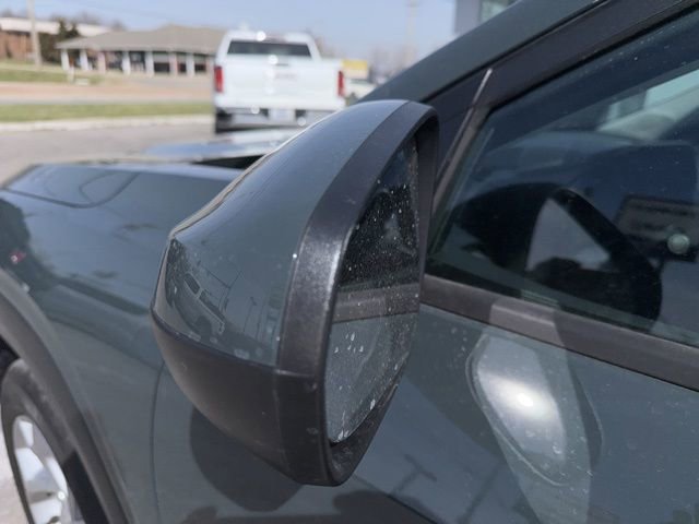 Used 2025 Chevrolet Trax LS w/ LS Convenience Package image 27