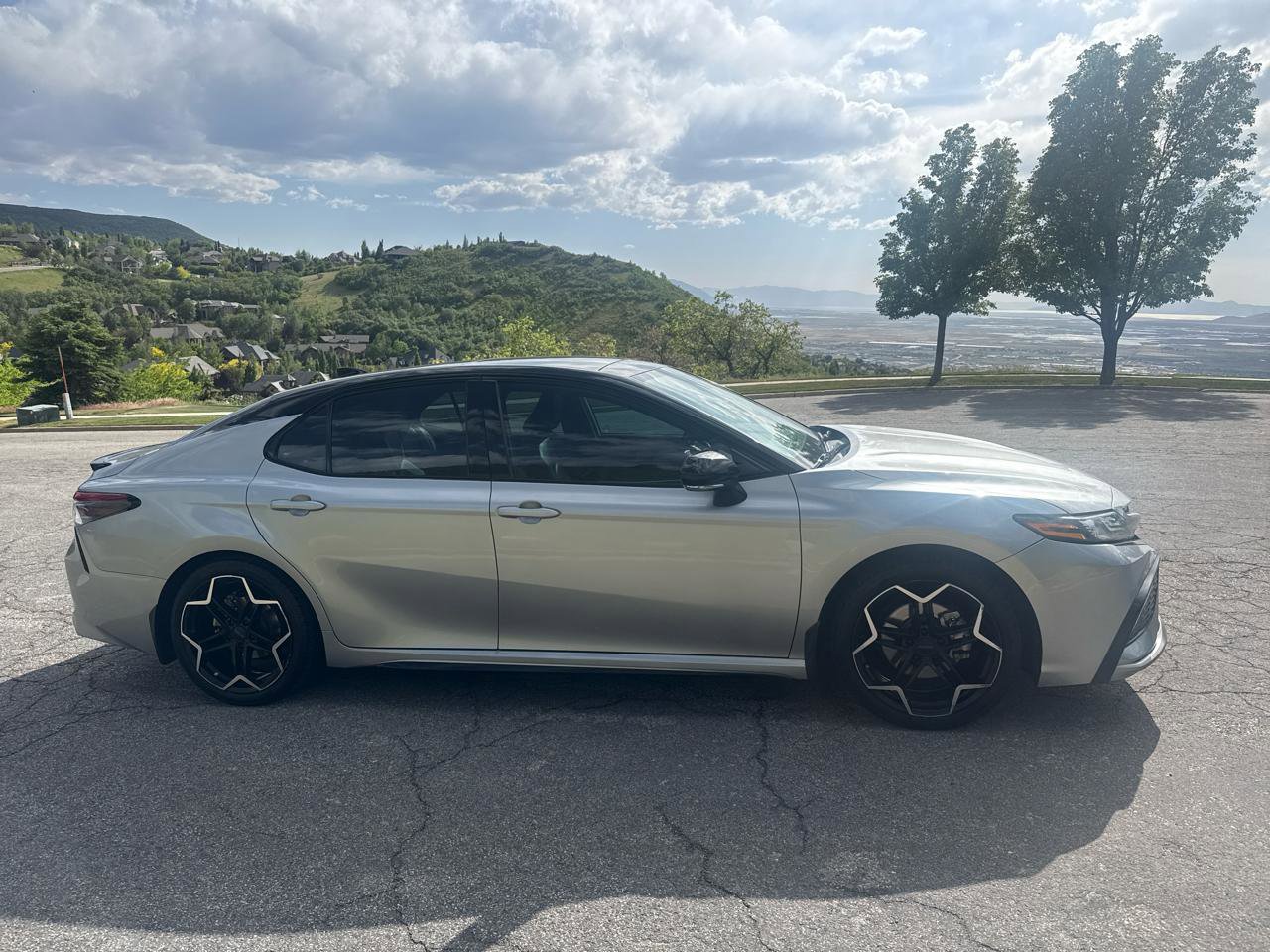 Used 2023 Toyota Camry XSE FWD image 5