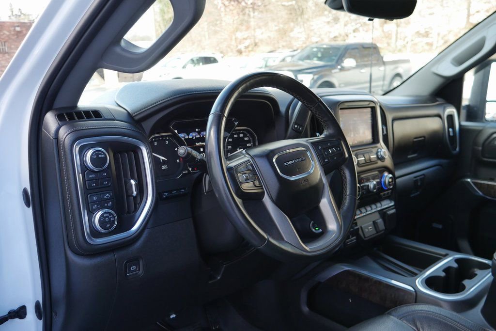 Used 2023 GMC Sierra 3500 Denali w/ Denali Ultimate Package image 10