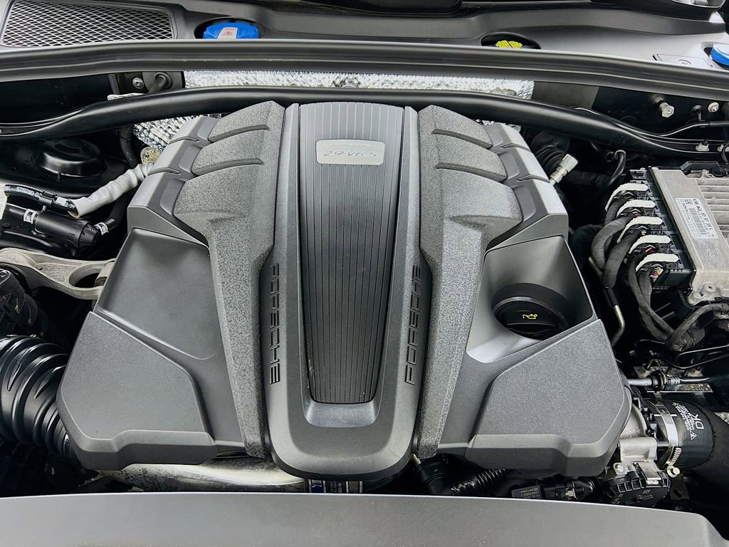 Certified 2023 Porsche Macan S image 32