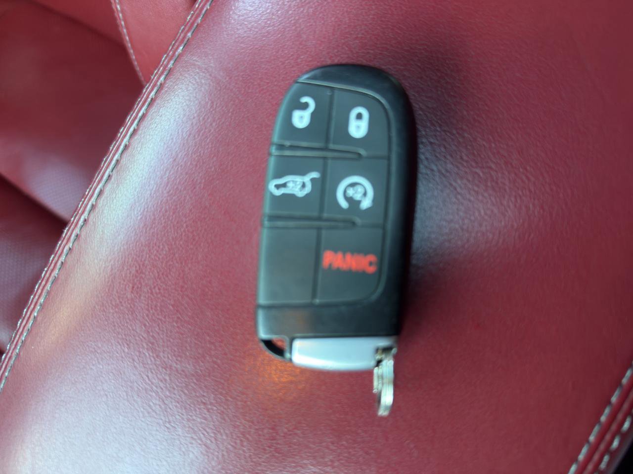 Used 2019 Dodge Durango R/T w/ Technology Group AWD/4WD image 29