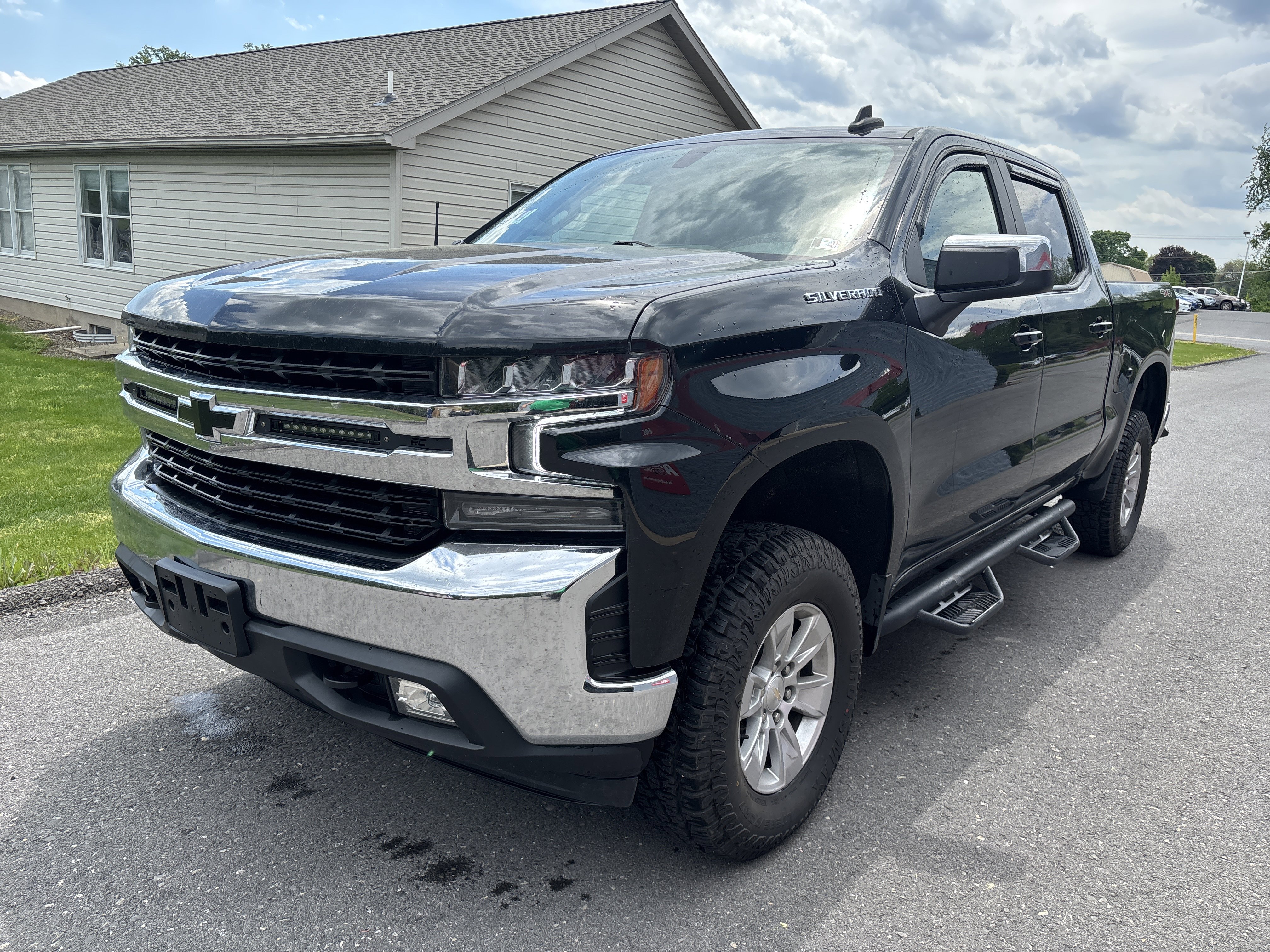 Used 2022 Chevrolet Silverado 1500 LT AWD/4WD image 7