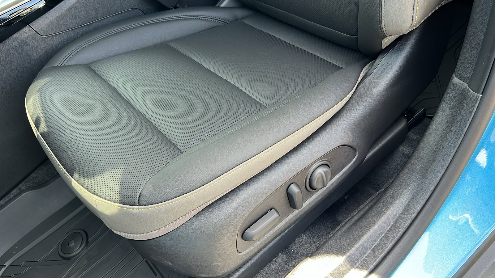 New 2025 Chevrolet Trax ACTIV w/ Driver Confidence Package image 17