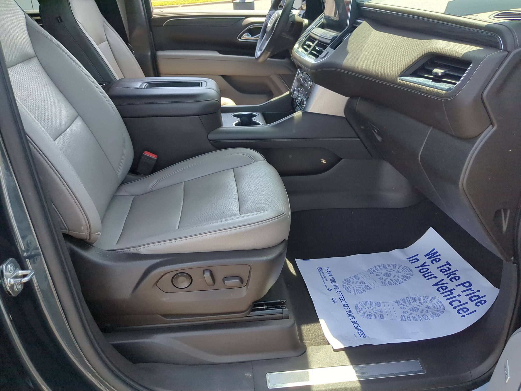 Certified 2021 GMC Yukon SLT w/ SLT Luxury Plus Package AWD/4WD image 26