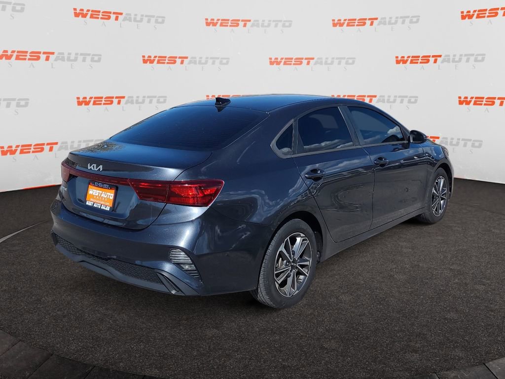 Used 2022 Kia Forte LXS w/ LXS Technology Package FWD image 5