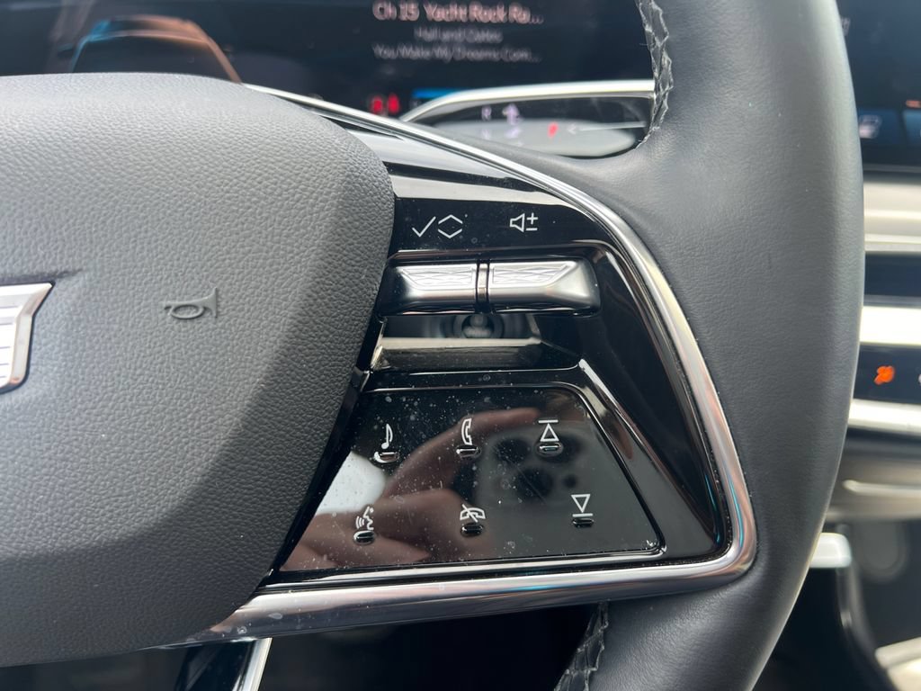 Used 2024 Cadillac Lyriq Luxury AWD/4WD image 18