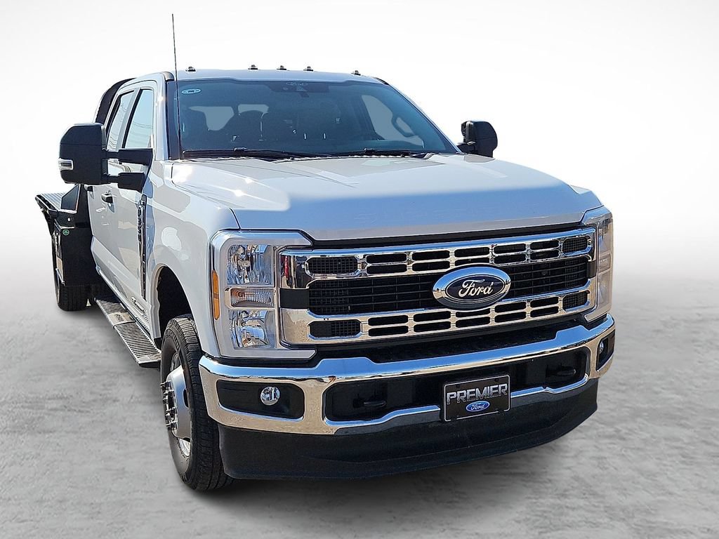 Used 2025 Ford F350 XL w/ XL Chrome Package AWD/4WD image 2